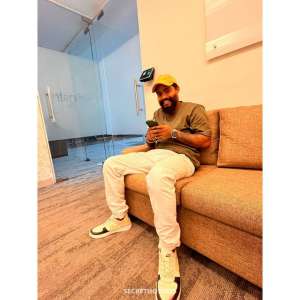 30 year old Indian Escort in Kolkata Fuck hard have fun. No drama sweet heart, Male escort