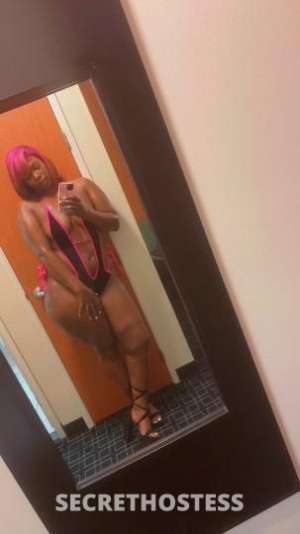24 year old Escort in Decatur IL Hey loves its ya fav ebony stallion if interested im 