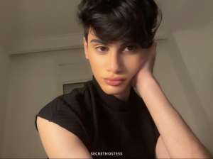 21 year old Escort in Jeddah L.Twink, Male escort