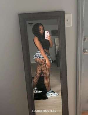 22 year old Escort in Dakar Betty., escort