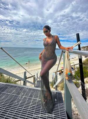 22 year old Escort in Abhā Vy Pham, escort