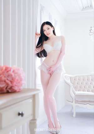 25 year old Asian Escort in Tokyo 理香（Rika）Japanese Model, escort