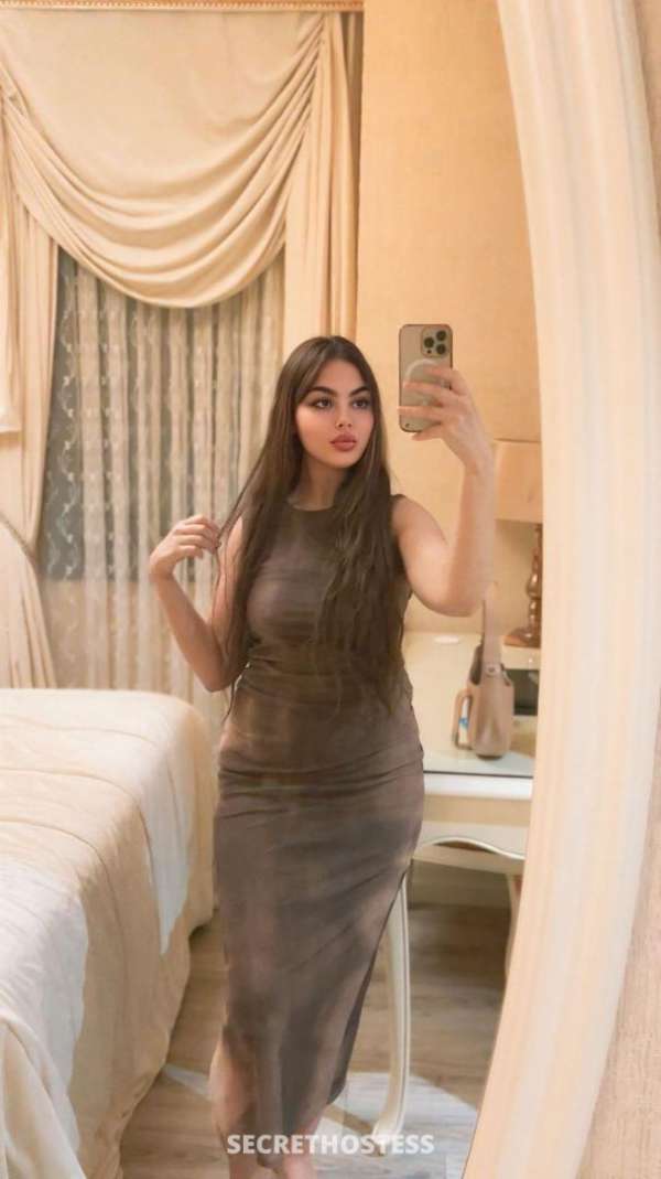 19Yrs Old Escort 160CM Tall Dubai Image - 2