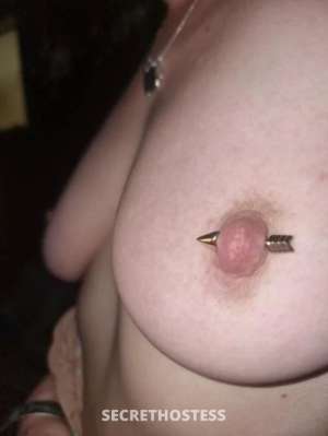 33 year old Escort in Lisarow Gosford Gone to go looking for a third go.A woman to make come., 