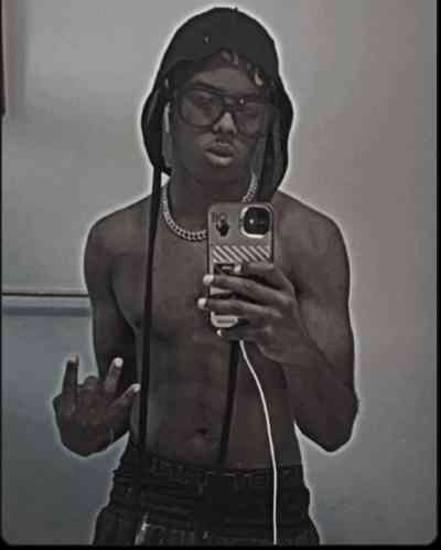 21 year old Escort in Camden NJ Do you wanna have a good time and fuck for free? Hit me up