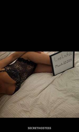 43 year old Caucasian Escort in Kelowna NEW. GIRL,with stunning bedroom eyes and thick thighs