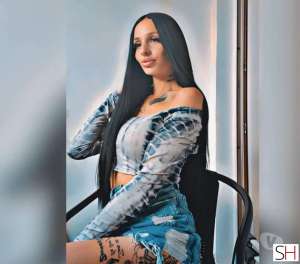 21 year old Latino Escort in Dartford Kent ✅️CORINA GIVE ME A CALL PARTY GIRL✅️✅️, 