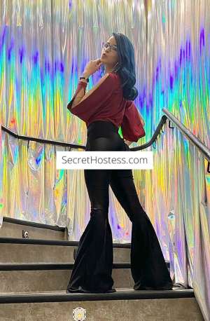 25 year old Escort in London .. Laura – Blue-Haired Fantasy Come True