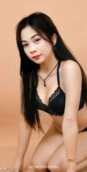19 year old Escort in Makati Piper