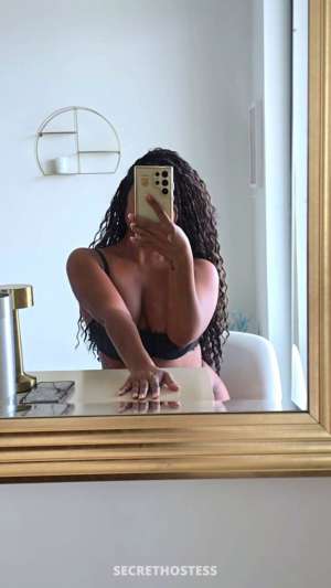 25Yrs Old Escort 129CM Tall Muscat Image - 2