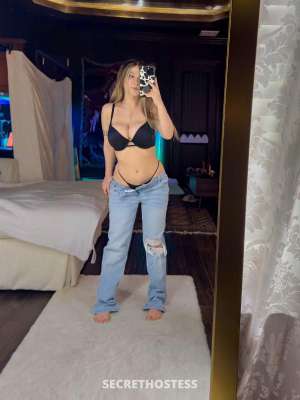 27 year old Escort in Charleston WV Evelyn 4”10