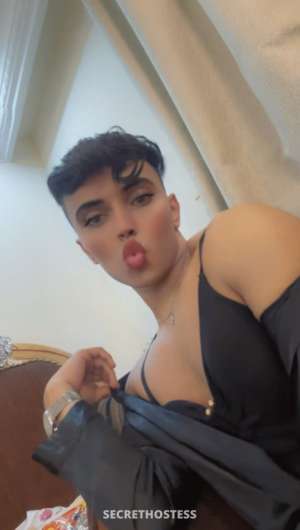 22 year old Escort in Jeddah دلوع بجدة, Male escort