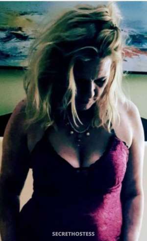 49 year old Caucasian Escort in Niagara Ottawa hilton cougar ready to blow your mind