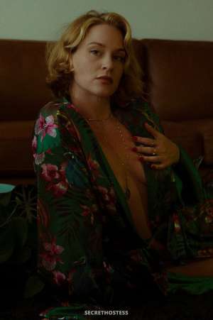 Penny Escort 170CM Tall Austin TX Image - 4