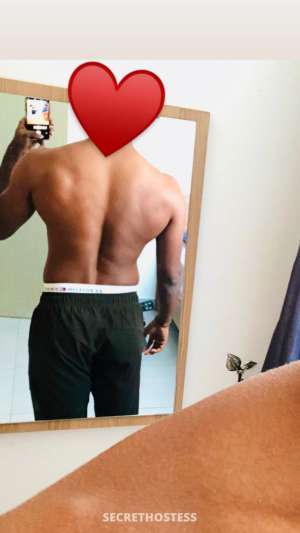 21 year old Asian Escort in Colombo Chriss 1, Male escort