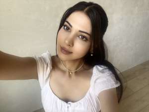 24 year old Escort in Jeddah Sania Riyadh, escort