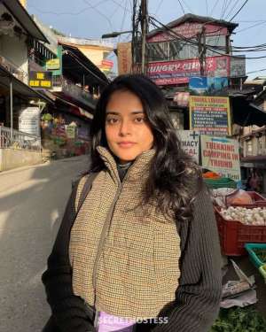 21 year old Indian Escort in Hyderabad ꧁༻ Hyderabad Night Lovers ༺꧂, escort