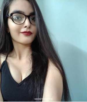 22 year old Indian Escort in Dubai Kalyani Indian Girl, escort