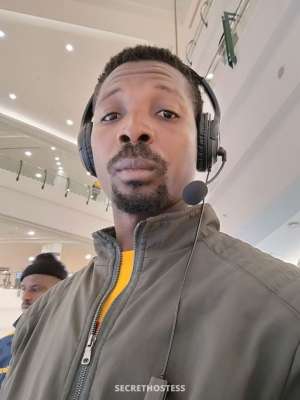 32 year old African Escort in Doha Mosha Massage Therapy/happy Ending, Male escort