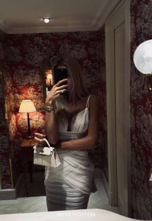 28 year old Escort in Paris Anna - tantra massage, masseuse