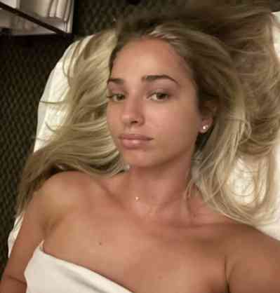 28 year old Escort in Germantown MD Blows, 8balls, barebacks, Massage, car fun, party favors, 