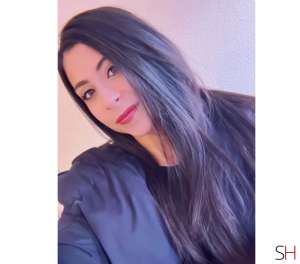 26 year old Escort in Bracknell Forest .cheeky girl. incall and outcall available, Independent