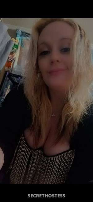 33 year old White Escort in Danville VA shy sunshine but in all the right ways