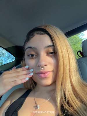 20 year old Escort in Charlotte NC ✨ Pretty Inside and out