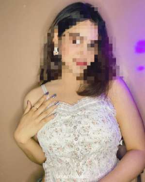 21 year old Indian Escort in Hyderabad Sunita Real Meet and Cam Show, escort