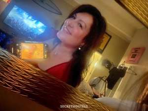 38 year old Escort in San Fernando Valley CA Happy Holiday treat Natural brunette