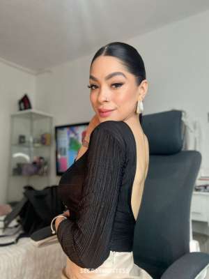 22 year old Escort in London Aurea, escort