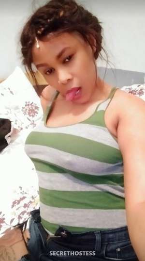 25 year old African Escort in Nairobi Zara 56, masseuse