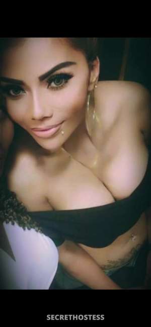 28 year old Asian Escort in Al Ain I’m Roda 🥰, masseuse