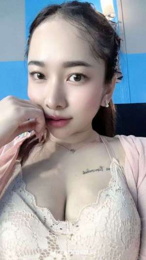 22 year old Asian Escort in Paris Sunny, escort