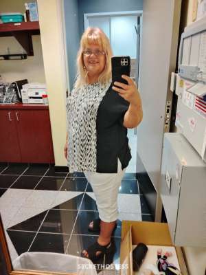 56 year old Escort in Cincinnati OH duo available starting at 5pm today 2/2/2026