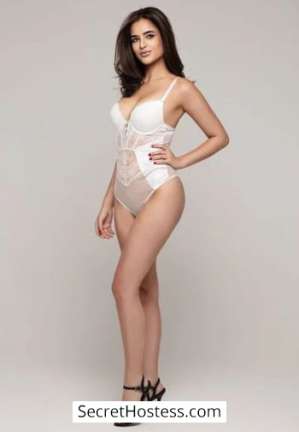 22 year old American Escort in London Lexxy, Erotic Escorts London Agency