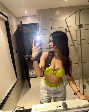 22 year old Indian Escort in Hai Phong Samiksha Doorstep Incall, escort