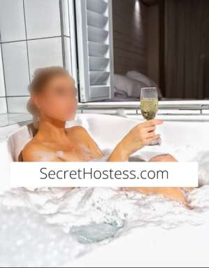 25Yrs Old Escort Image - 11