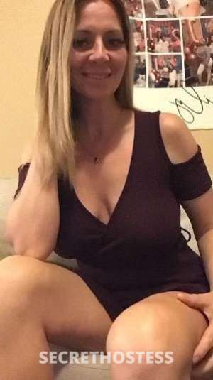 44 year old Escort in San Antonio TX Im Fucking around today come see me