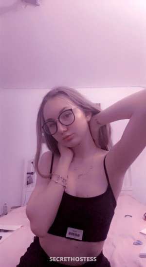 26 year old Escort in Cranbrook Available for hookup