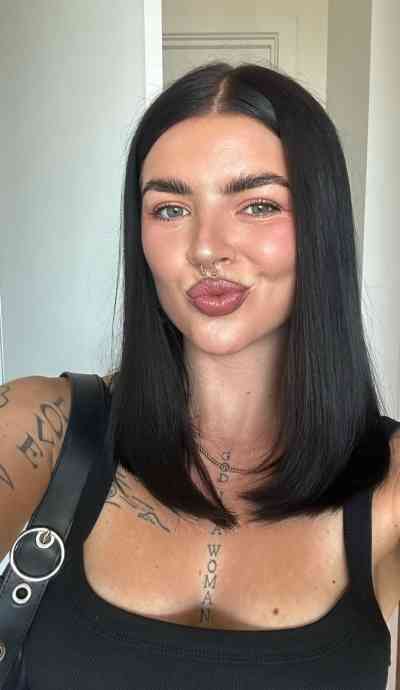 25 year old Escort in Gladstone Available CAR FUN?Young Sexy ?Ready For Hookup?InCall?