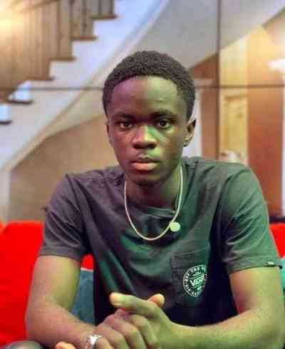 25 year old African Escort in Springfield MO Ladies no donation required. just hit me up and let's 