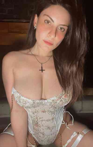 25 year old Escort in Calgary ꫛaughthy ġirl Olivia , Im what youve been looking for XO