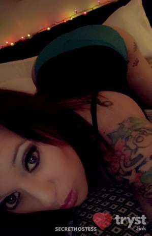 30 year old Caucasian Escort in Jacksonville NC Emmalynn Hart - Snake Charmer