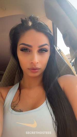 28 year old Escort in Janesville WI Petite Luxury Disreet Effortlessly Captivating