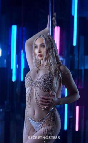 23 year old Escort in Düsseldorf Erina