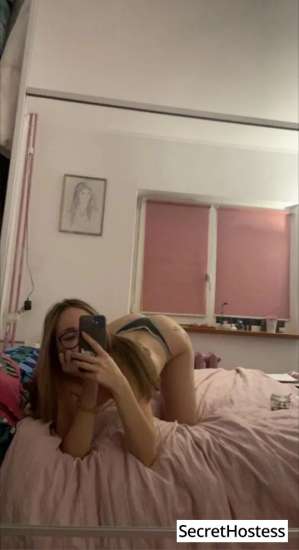 26 year old Escort in Edmonton Escort model Linda, Edmonton