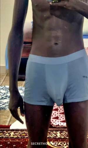 23 year old Escort in Jeddah Tempting Black Top, Male escort