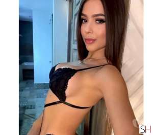 25 year old Latino Escort in Maidstone Kent LORRAINE .. BEST SEVICE .PARTY GIRL, Independent