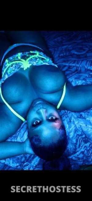 Juicy 23Yrs Old Escort Image - 6